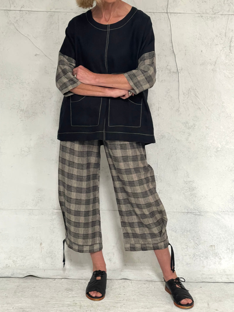 Harvest Top with New Front Pocket Detail in Black Linen with Plaid Sleeve