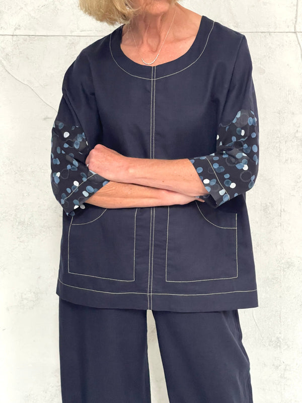 Harvest Top with New Front Pocket Detail in French Navy Linen with Spot Sleeve