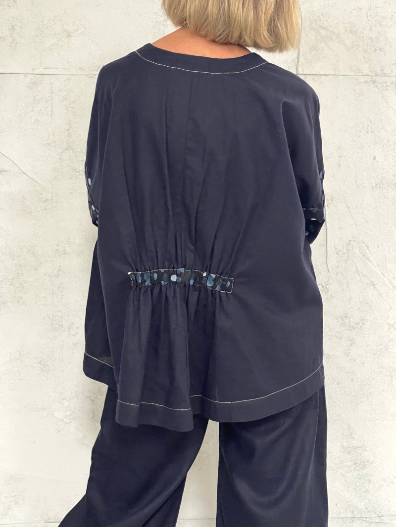 Harvest Top with New Front Pocket Detail in French Navy Linen with Spot Sleeve