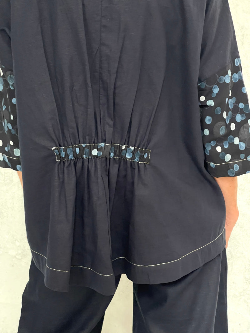 Harvest Top with New Front Pocket Detail in French Navy Linen with Spot Sleeve